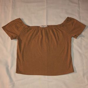 off the shoulder cropped top🌼